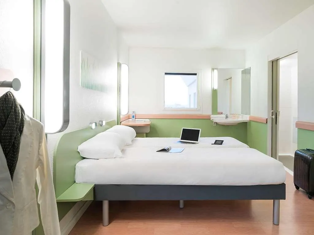 מלון Ibis Budget Paris Porte De Montmartre סן-קואן