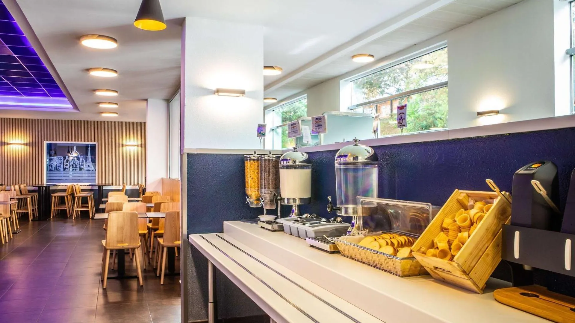 Ibis Budget Paris Porte De Montmartre 2*