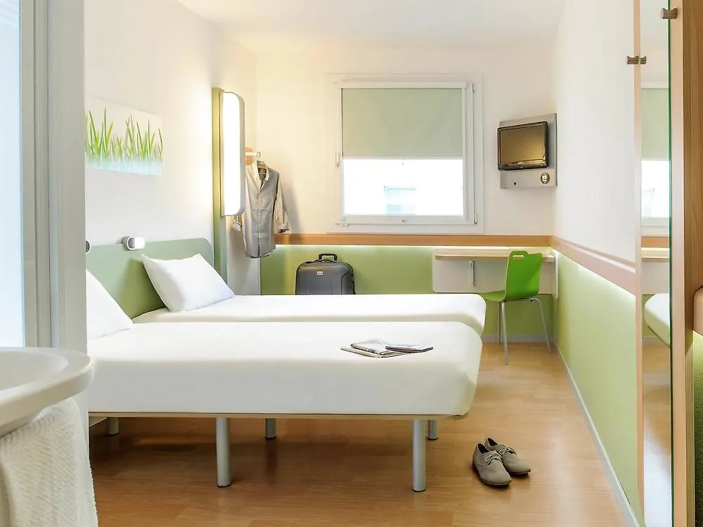 מלון Ibis Budget Paris Porte De Montmartre