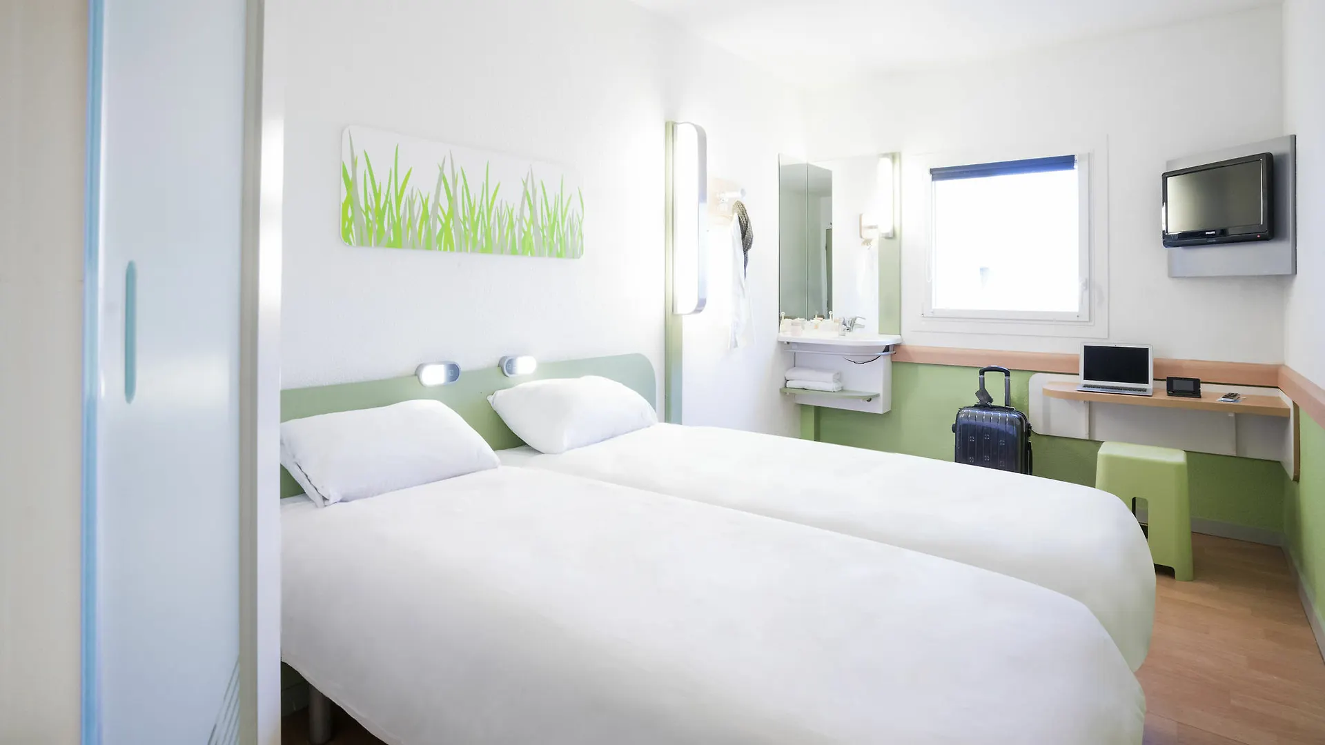 מלון Ibis Budget Paris Porte De Montmartre